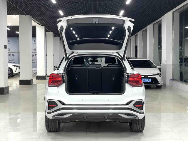 Audi Q2L 2022, фото 17