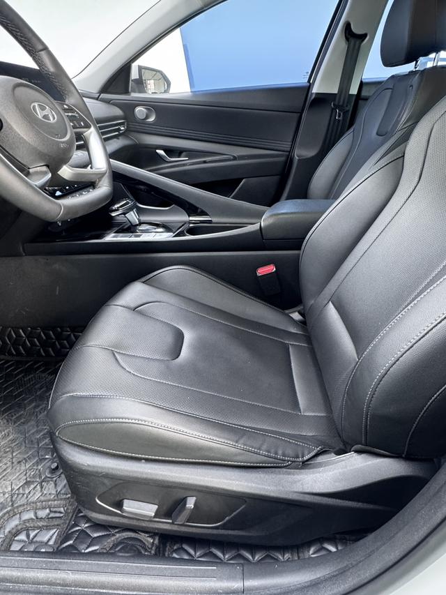 Hyundai Elantra 2023, фото 17