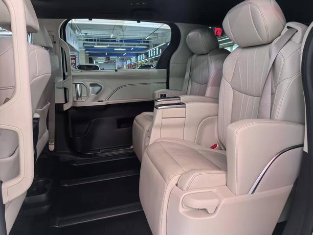 Toyota Sienna 2024, фото 15