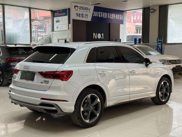 Audi Q3 2023, фото 4