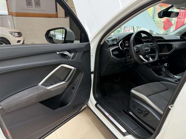 Audi Q3 2023, фото 8