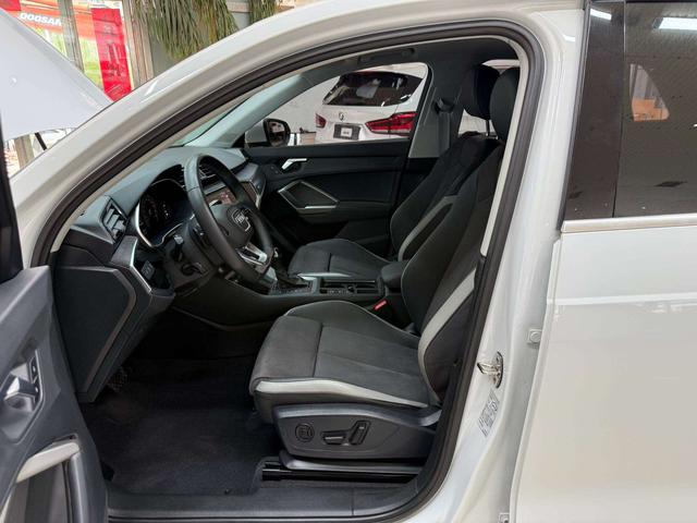 Audi Q3 2023, фото 16