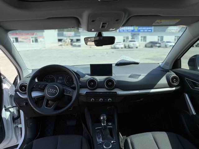 Audi Q2L 2021, фото 6
