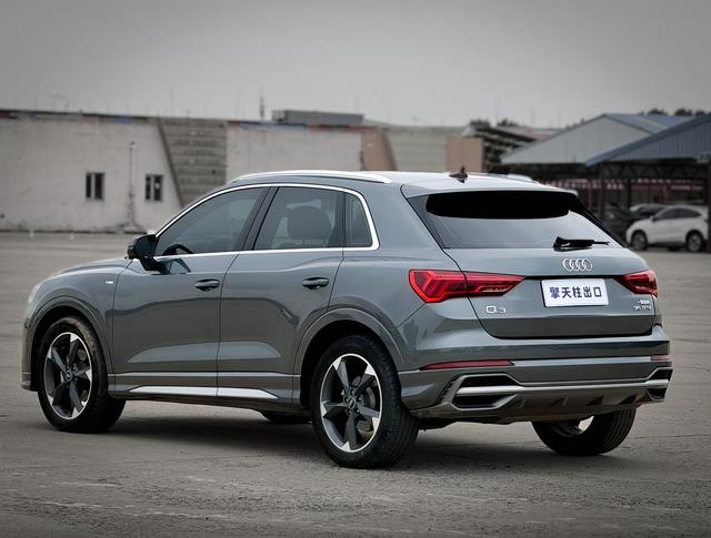 Audi Q3 2022, фото 4