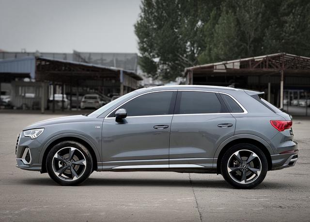 Audi Q3 2022, фото 7