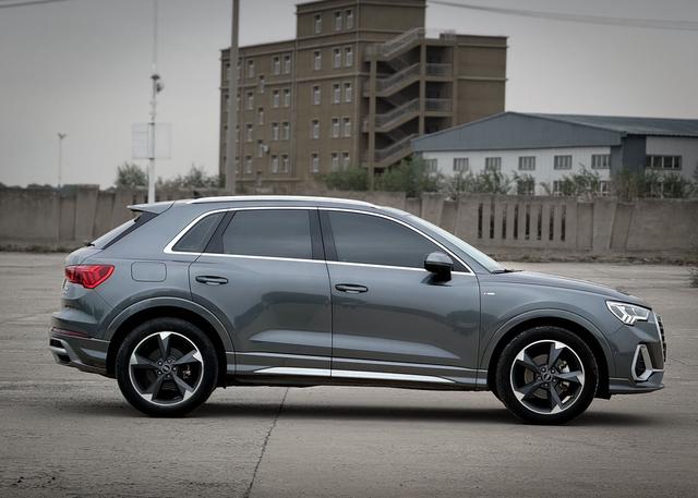 Audi Q3 2022, фото 8