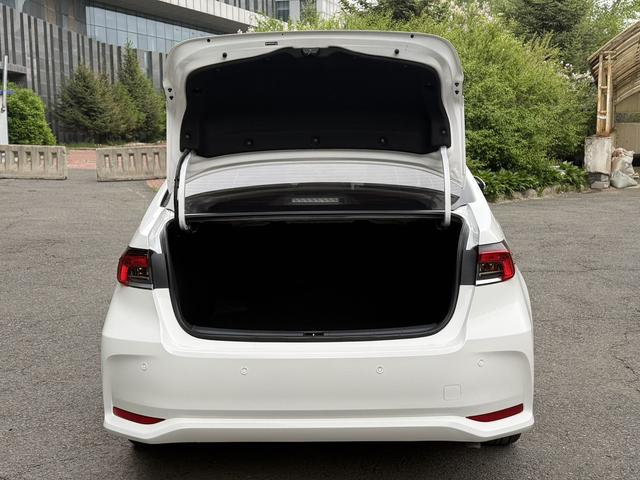 Toyota Corolla 2023, фото 15