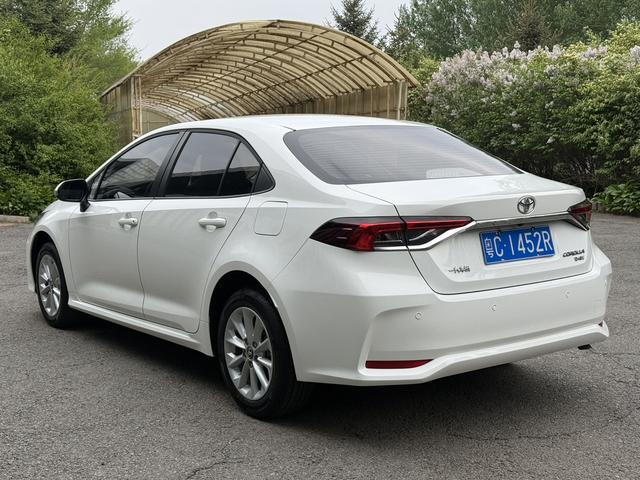 Toyota Corolla 2023, фото 16