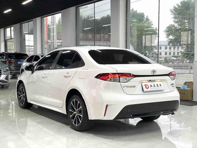 Toyota Corolla 2023, фото 4
