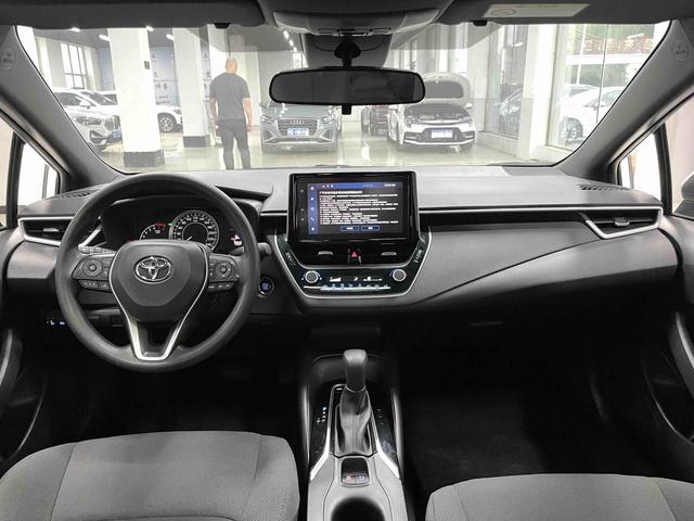 Toyota Corolla 2023, фото 9