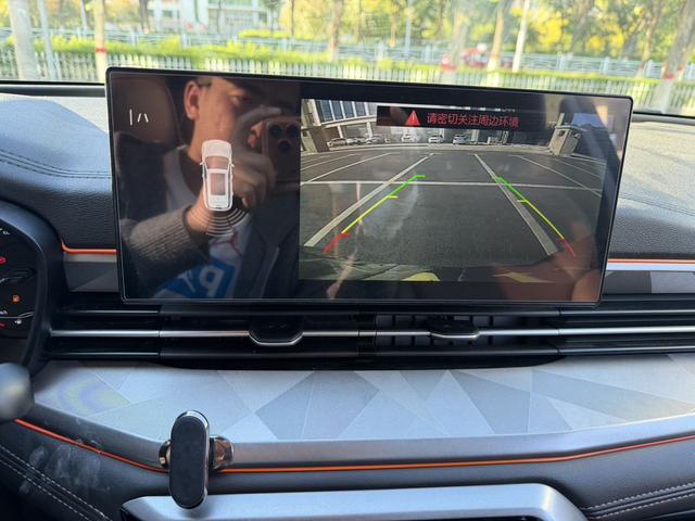 Geely Emgrand X6 2021, фото 16