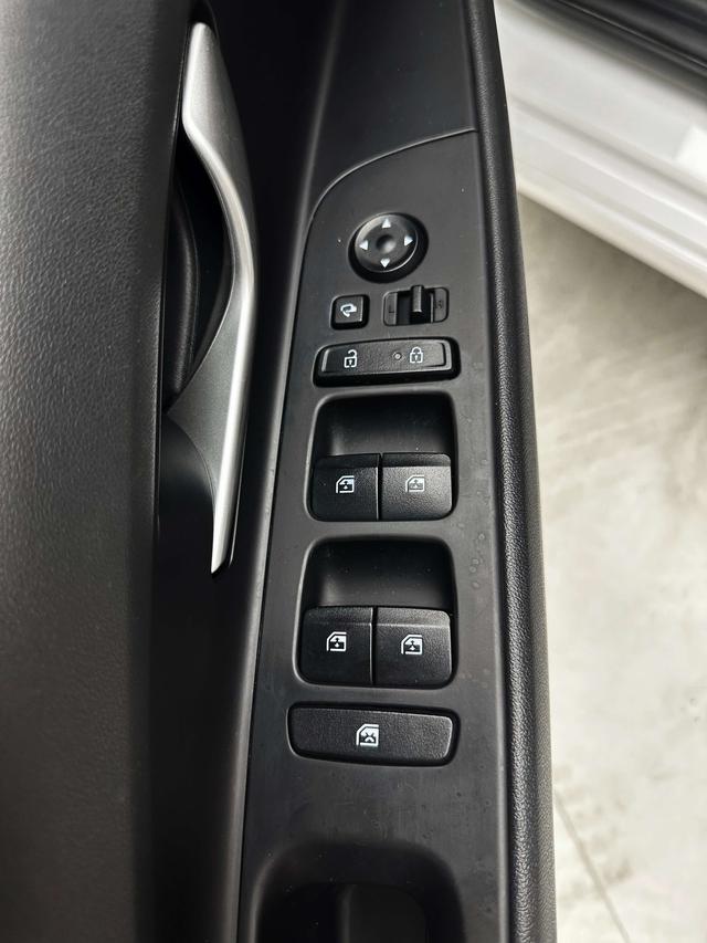 Hyundai Elantra 2022, фото 16