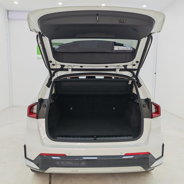 BMW X1 2023, фото 17
