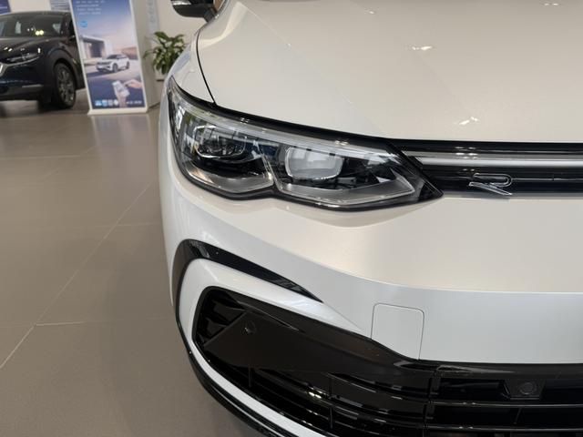 Volkswagen Golf 2023, фото 15