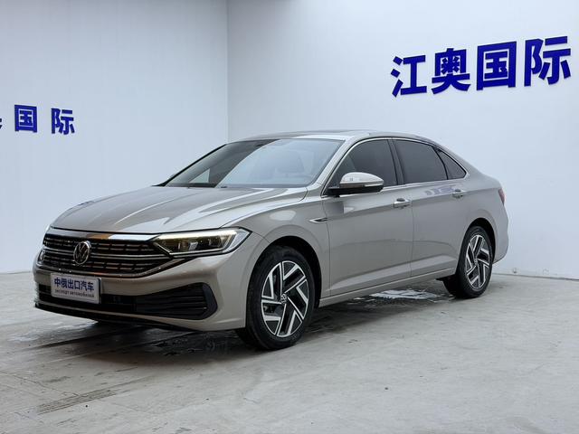 Volkswagen Jetta 2023, 1.4 л турбо, робот (DCT), передний, пробег 46 000 км — авто из Китая с пробегом