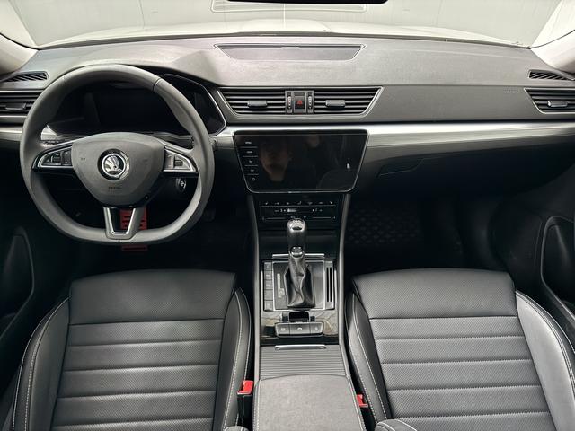 Skoda Superb 2022, фото 16