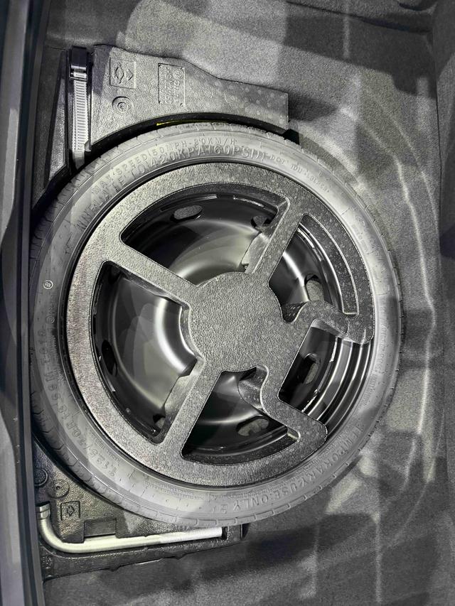 Volkswagen Golf 2023, фото 17