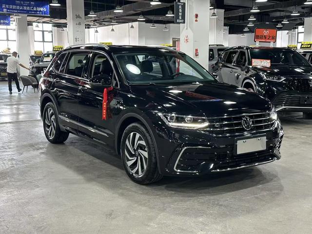 Volkswagen Tiguan 2024, фото 3