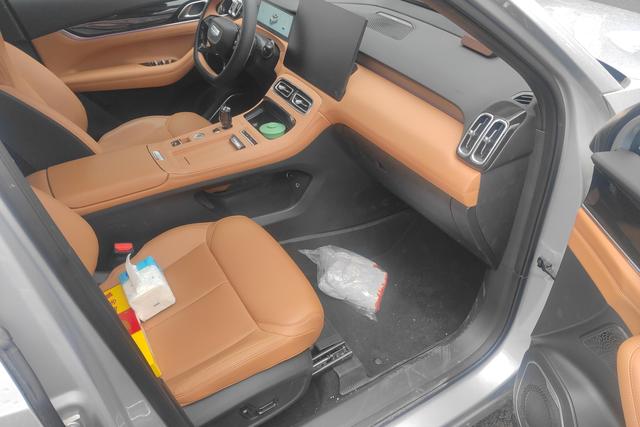 Geely Boyue L 2025, фото 6