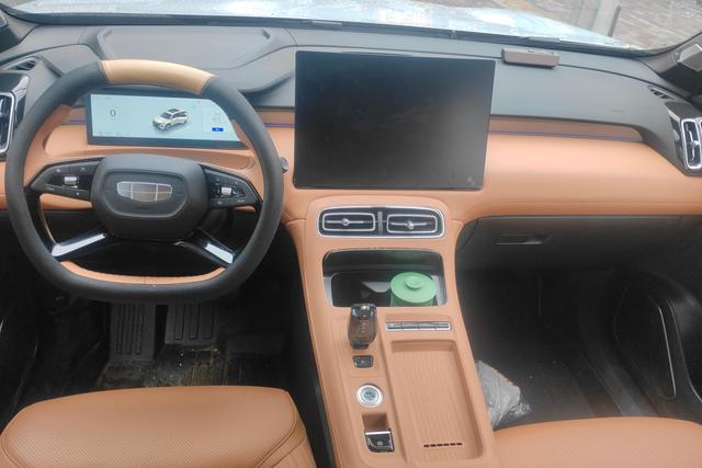 Geely Boyue L 2025, фото 14