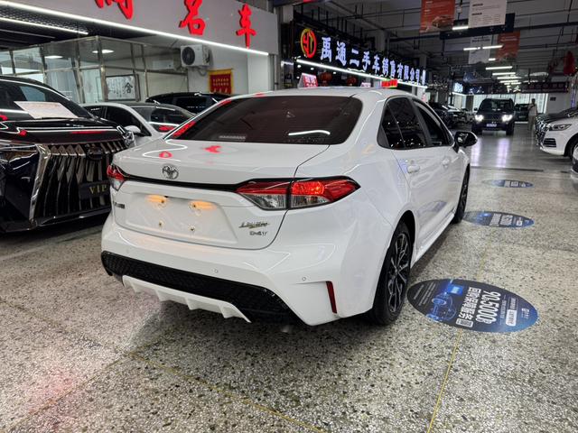 Toyota Corolla 2022, фото 9