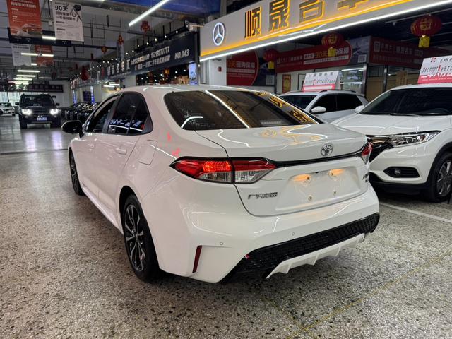 Toyota Corolla 2022, фото 11