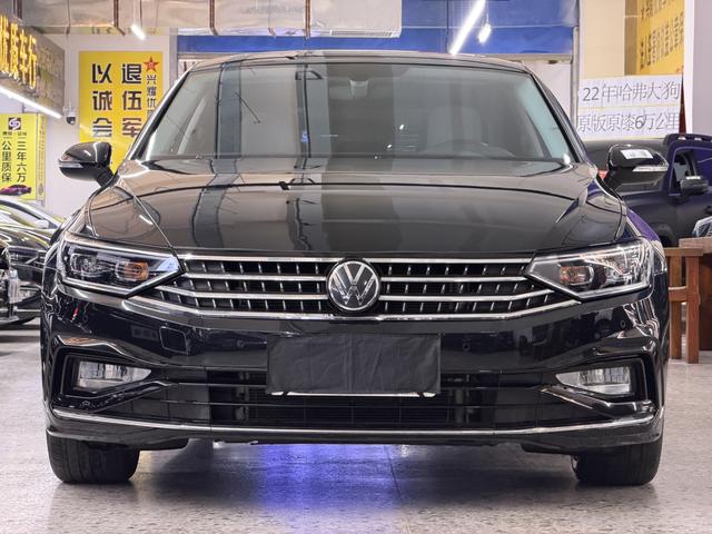 Volkswagen Passat 2023, фото 2