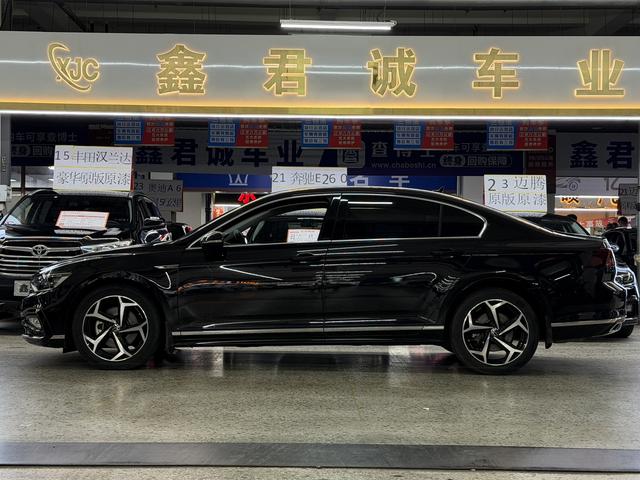 Volkswagen Passat 2023, фото 7