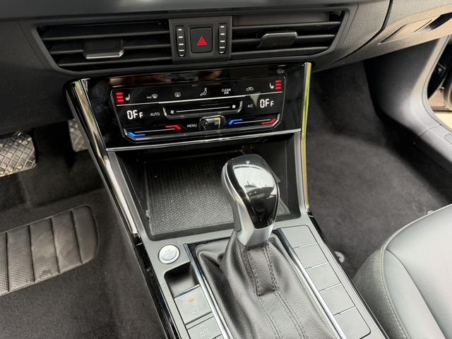 Volkswagen Passat 2023, фото 16