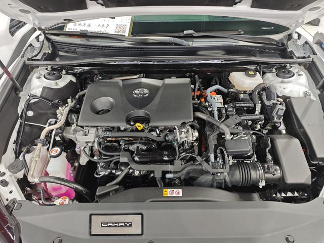 Toyota Camry 2024, фото 15