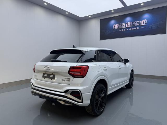 Audi Q2L 2022, фото 6