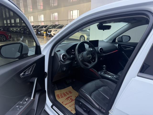 Audi Q2L 2022, фото 7