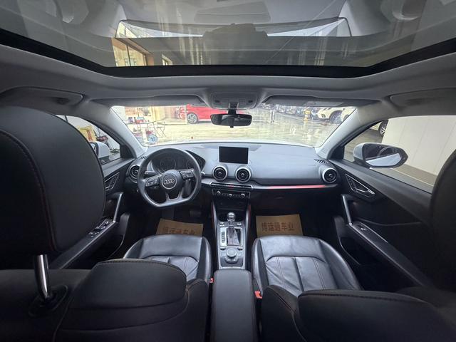 Audi Q2L 2022, фото 11