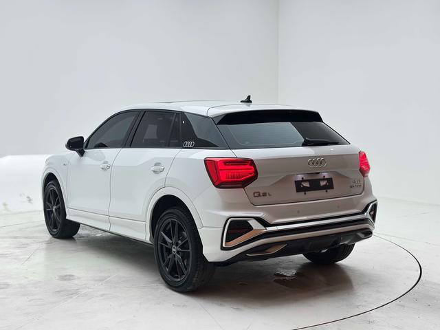 Audi Q2L 2022, фото 4
