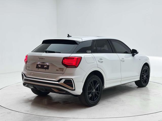 Audi Q2L 2022, фото 6