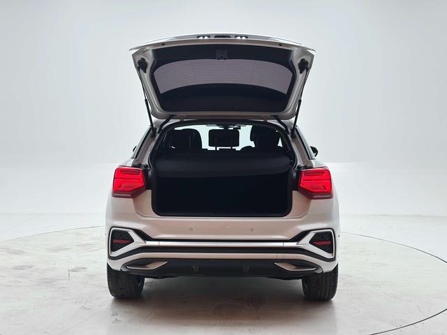 Audi Q2L 2022, фото 8