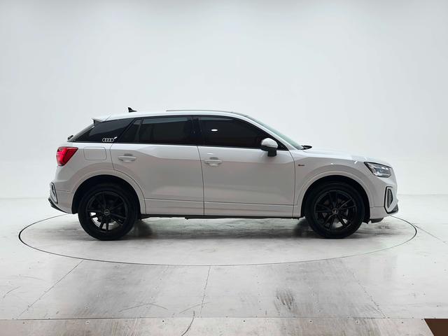 Audi Q2L 2022, фото 9