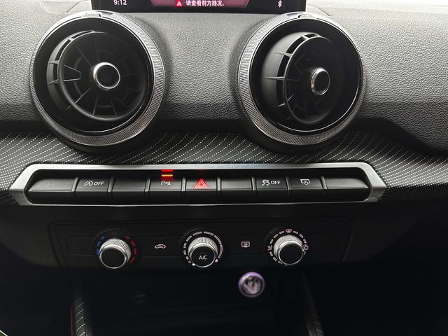 Audi Q2L 2022, фото 15