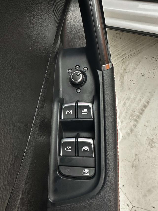 Audi Q2L 2022, фото 16