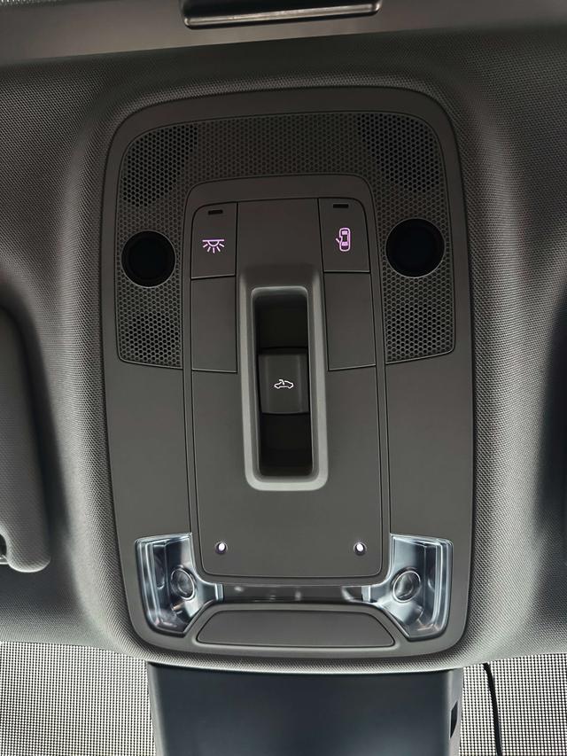Audi Q2L 2022, фото 17