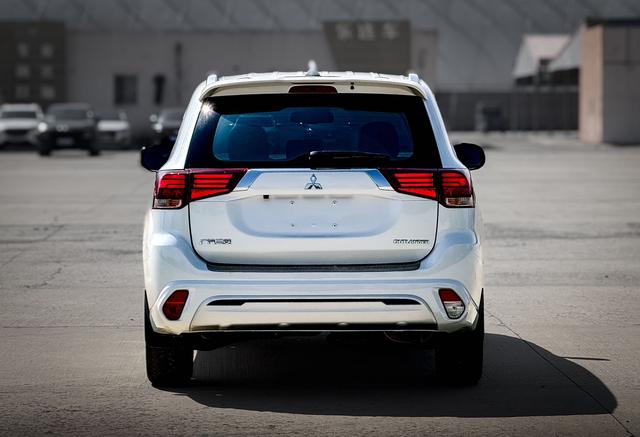 Mitsubishi Outlander 2021, фото 5