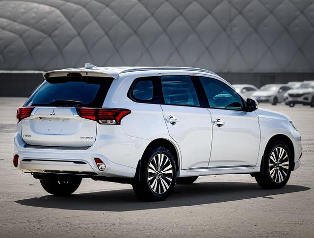 Mitsubishi Outlander 2021, фото 6
