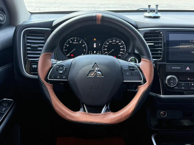 Mitsubishi Outlander 2021, фото 13
