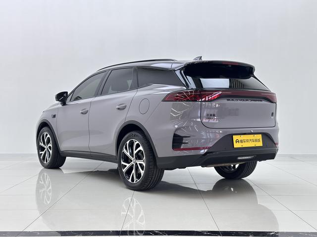 BYD Tang 2025, фото 5