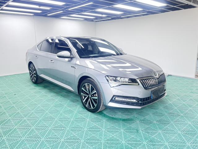 Skoda Superb 2023, фото 3