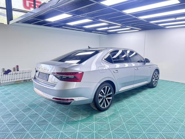 Skoda Superb 2023, фото 6