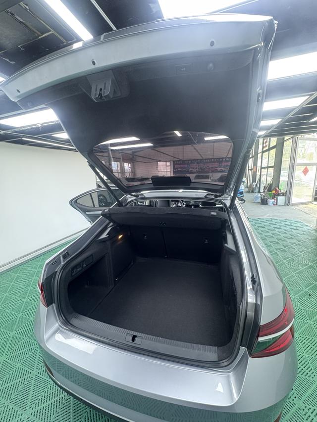 Skoda Superb 2023, фото 10