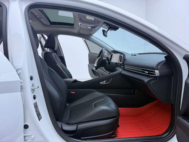 Hyundai Elantra 2022, фото 13