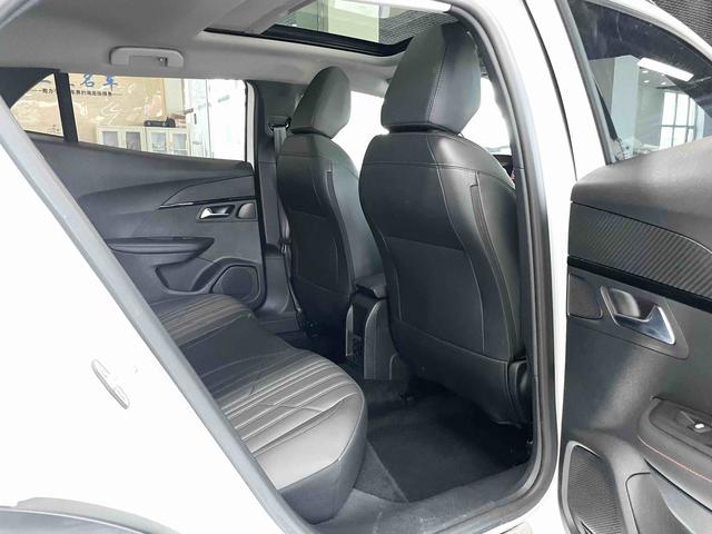 Peugeot 2008 2022, фото 14
