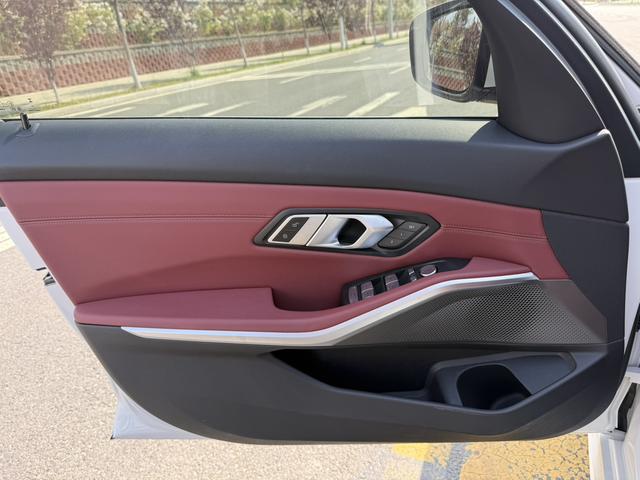BMW 3 2023, фото 10